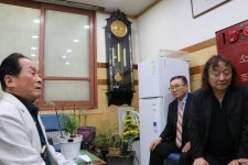 5·18이후 43년 만에 생명의 은인이라 만났는데…“다른 사람”｜동아일보 5·18이후 43년 만에 생명의 은인이라 만났는데…“다른 사람”