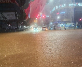 광주·전남 200 물폭탄…침수피해 잇따라 119신고 폭주｜동아일보 광주·전남 200 물폭탄…침수피해 잇따라 119신고 폭주