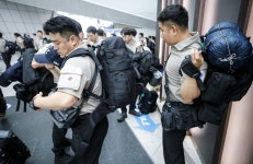 “태극기 달고 잘 다녀오겠습니다”…KDRT ‘캐나다 산불 진화’ 위해 출국｜동아일보 “태극기 달고 잘 다녀오겠습니다”…KDRT ‘캐나다... 