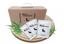 방목 흑염소에 산양산삼 등 약초를 우린 진액｜동아일보 방목 흑염소에 산양산삼 등 약초를 우린 진액