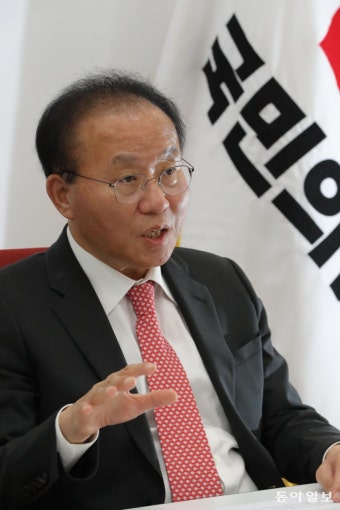 [단독]윤재옥 “野 밀어붙이는 쌍특검법, 힘자랑 해보겠다는 것”…일문일답｜동아일보 [단독]윤재옥 “野 밀어붙이는 쌍특검법, 힘자랑...