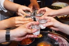 “저녁 술자리 후 양치 생략?”…아침에 땅치고 후회한다｜동아일보 “저녁 술자리 후 양치 생략?”…아침에 땅치고 후회한다