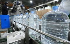 산업차관 “요소수 4.3개월 확보…‘사재기 방지’ 협조요청”｜동아일보 산업차관 “요소수 4.3개월 확보…‘사재기 방지’ 협조요청”