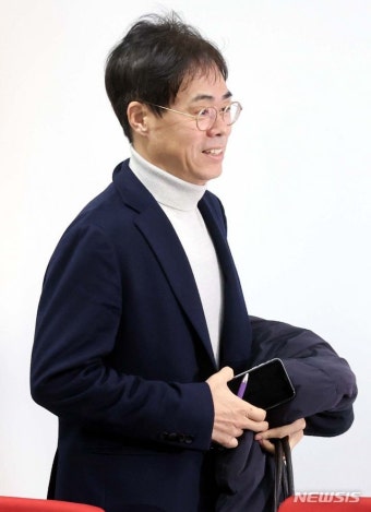 김경율 “대통령실 압력 전혀 없어…있었다면 안 받아들였을 것”｜동아일보 김경율 “대통령실 압력 전혀 없어…있었다면 안 받아들였을 것”