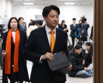 이낙연 빠지니 더 선명해진 이준석…청년보수 돌아올까｜동아일보 이낙연 빠지니 더 선명해진 이준석…청년보수 돌아올까