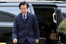 ‘뇌물수수 혐의’ 노웅래 “재판으로 총선서 불이익…너무 억울해”｜동아일보 ‘뇌물수수 혐의’ 노웅래 “재판으로 총선서 불이익…너무... 