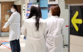 전공의·의대생, 행정소송·헌법소원 제기…“대입전형 변경은 불가”｜동아일보 전공의·의대생, 행정소송·헌법소원 제기…“대입전형 변경은...