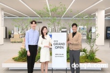 ‘고객 편의·AI 체험 강화’… 삼성스토어 광명소하 개점｜동아일보 ‘고객 편의·AI 체험 강화’… 삼성스토어 광명소하 개점
