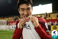 프로축구 서울, ‘20년 원클럽맨’ 고요한 은퇴식·영구결번식 진행｜동아일보 프로축구 서울, ‘20년 원클럽맨’ 고요한 은퇴식·영구결번식 진행