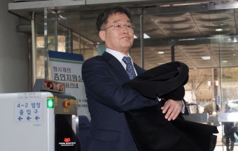 ‘김만배 돈거래’ 前언론인 압수수색…“이례적 고액”｜동아일보 ‘김만배 돈거래’ 前언론인 압수수색…“이례적 고액”