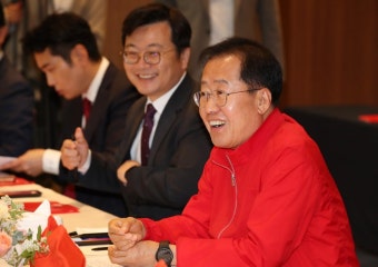 민주 “상남자 옹호 홍준표…국민 원하는건 조선의 사랑꾼 아니다”｜동아일보 민주 “상남자 옹호 홍준표…국민 원하는건 조선의 사랑꾼 아니다”