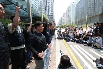 삼성전자 노조 파업 선언…창사 이후 처음｜동아일보 삼성전자 노조 파업 선언…창사 이후 처음