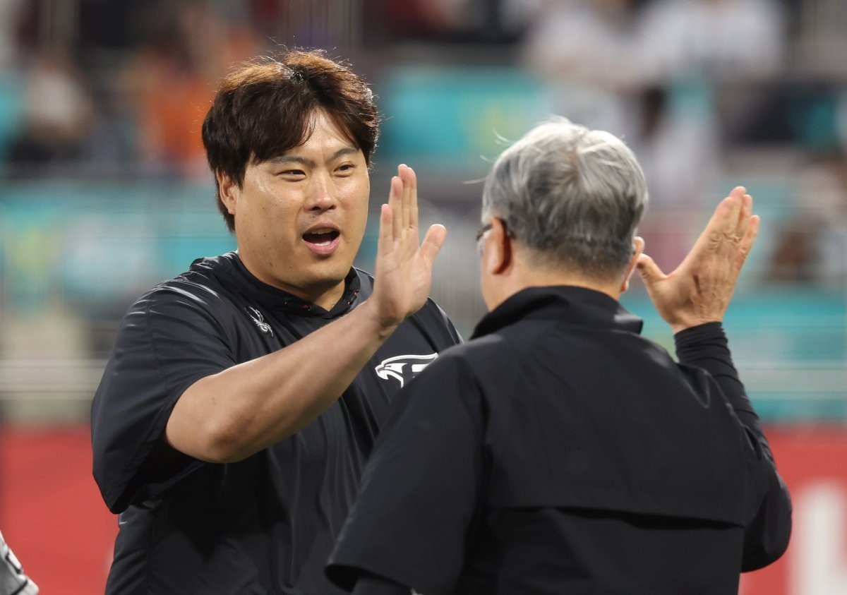 한화, SSG와의 홈 경기서 류현진vs김광현 맞대결 기대감↑ 류현진 교체에 고민..감독 무릎 건강 우려 솔직 고백! 존경과 감사之정 드러내며 기대했던 경기 이끌어 가며 현장 평가까지.