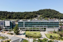 부안군청 직원들, 20~30분 동안 청사 밖 대기 후 업무 복귀｜동아일보 부안군청 직원들, 20~30분 동안 청사 밖 대기 후 업무 복귀