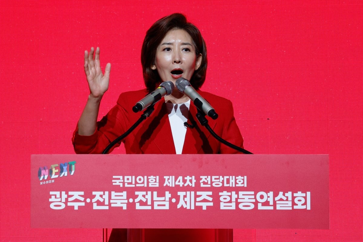 한동훈, 광주서 사전투표 후 후보 지지 선언 및 호남 정치인 응원 마음을 이해해주길