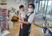 ‘필리핀 이모’ 오늘부터 가정으로[청계천 옆 사진관]｜동아일보 ‘필리핀 이모’ 오늘부터 가정으로[청계천 옆 사진관]