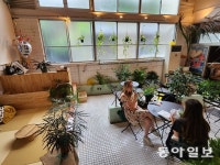 [글로벌 현장을 가다/이상훈]사라져 가는 日 서민쉼터 센토, 카페로 변신… 목욕탕 문화 지키기｜동아일보 [글로벌 현장을 가다/이상훈]사라져... 