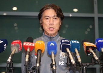귀국 홍명보 “요르단전 모든 게 좋았어…다 잊고 이라크전 준비할 것”｜동아일보 귀국 홍명보 “요르단전 모든 게 좋았어…다 잊고 이라크전...