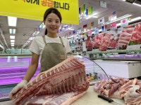 청담동 꽃집 대신 아버지 정육점 승계…재래 시장 살리기 나선 청년 상인들｜동아일보 청담동 꽃집 대신 아버지 정육점 승계…재래 시장 살리기... 