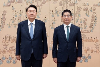 논란의 정보사…金 임명후 해체수준 재편-사령관 교체 모두 중단｜동아일보 논란의 정보사…金 임명후 해체수준 재편-사령관 교체 모두 중단