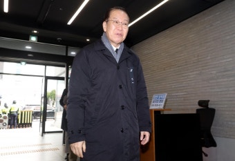 권영세, 대통령실 참모 일괄 사의에 “국정안정 최우선해야”｜동아일보 권영세, 대통령실 참모 일괄 사의에 “국정안정 최우선해야”