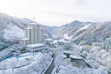설 연휴 첫날 강원 산간 최대 19㎝ 눈 ‘펑펑’…설날 최저기온 영하... 강원 산간 최대 19㎝ 눈 ‘펑펑’…설날 최저기온 영하 10도 ‘꽁꽁’