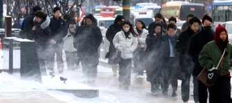 [오늘날씨]출근길엔 영하 13도 강추위…낮엔 기온 회복｜동아일보 [오늘날씨]출근길엔 영하 13도 강추위…낮엔 기온 회복