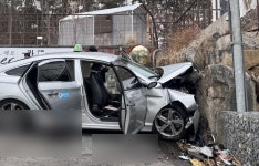 ‘4명 사망’ 울산 택시 내림막길 사고…13일 현장검증｜동아일보 ‘4명 사망’ 울산 택시 내림막길 사고…13일 현장검증