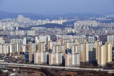 입주도 끝났는데…재건축조합 청산 않고 9000억 펑펑｜동아일보 입주도 끝났는데…재건축조합 청산 않고 9000억 펑펑