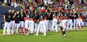 ‘6회 빅이닝’ KIA, LG에 12-2 대승…SSG, 선두 한화에 위닝시리즈｜동아일보 ‘6회 빅이닝’ KIA, LG에 12-2 대승…SSG, 선두 한화에... 