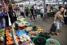 국힘 “장바구니 물가 폭등, 李 정부는 또 남탓…포퓰리즘 때문”｜동아일보 국힘 “장바구니 물가 폭등, 李 정부는 또 남탓…포퓰리즘 때문”