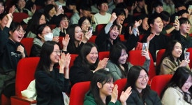 “뮤지컬-마술 맘껏 즐기세요” 고3 힐링데이｜동아일보 “뮤지컬-마술 맘껏 즐기세요” 고3 힐링데이
