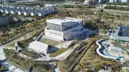 “이제는 서울관객들이 화성예술의전당으로 찾아오게 만들겠습니다”｜동아일보 “이제는 서울관객들이 화성예술의전당으로 찾아오게... 