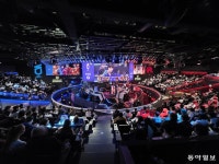 페이커가 뛰는 롤파크, ‘K미식’ PC방… 게임 성지 찾아오는 외국인들[전승훈 기자의 아트로드]｜동아일보 페이커가 뛰는 롤파크, ‘K미식’... 