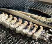 초벌구이도 판매… 집에서도 편하게 ‘풍천장어’ 즐겨보세요｜동아일보 초벌구이도 판매… 집에서도 편하게 ‘풍천장어’ 즐겨보세요