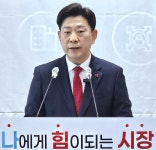 국힘 포항시장 선정 후보, 횡령·선거법 위반 혐의 검찰 송치｜동아일보 국힘 포항시장 선정 후보, 횡령·선거법 위반 혐의 검찰 송치