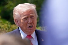 美 석유업계 “호르무즈 통행료, 절대 안 돼”…트럼프에 강경 대응 촉구｜동아일보 美 석유업계 “호르무즈 통행료, 절대 안 돼”…트럼프에... 