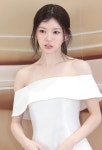 아일릿 모카, 컴백 앞두고 건강 이상…활동 잠정 중단｜동아일보 아일릿 모카, 컴백 앞두고 건강 이상…활동 잠정 중단