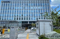 경찰, 대구 아파트서 이웃 살해한 20대 현행범 체포｜동아일보 경찰, 대구 아파트서 이웃 살해한 20대 현행범 체포