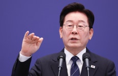 李 “北포로 송환 비공개 타당…생명·국익 해치는 공개 옳지 않아”｜동아일보 李 “北포로 송환 비공개 타당…생명·국익 해치는 공개 옳지 않아”