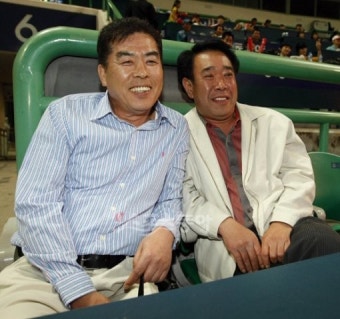 한화 류현진-SK 이재원 부친 “15년지기 우정 맺어준 건 야구선수 아들 뒷바라지” : 스포츠동아 한화 류현진-SK 이재원 부친 “15년지기 우정...