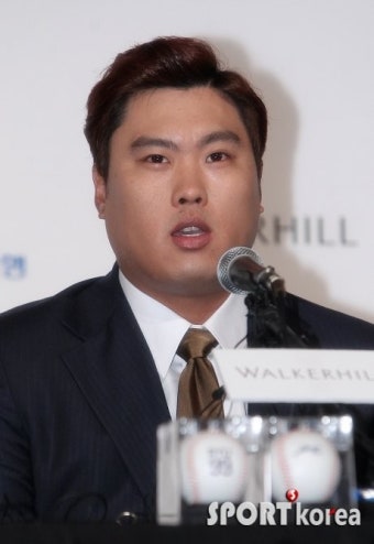 류현진 “한국프로야구 타자들, 정말 무섭게 치더라”｜스포츠동아 류현진 “한국프로야구 타자들, 정말 무섭게 치더라”