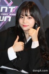 [동아포토]여자친구 엄지 척｜스포츠동아 [동아포토]여자친구 엄지 척