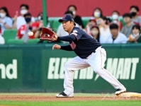 ‘너도 나도 1루수 연습’ 롯데 정훈, 주인 자격 다시 보여줄까｜스포츠동아 ‘너도 나도 1루수 연습’ 롯데 정훈, 주인 자격 다시 보여줄까