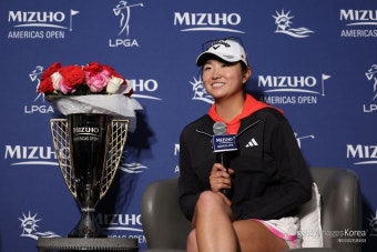 72년 만의 LPGA 프로데뷔전 우승 로즈 장, 세계랭킹 62위로 420계단 껑충｜스포츠동아 72년 만의 LPGA 프로데뷔전 우승 로즈 장, 세계랭킹...