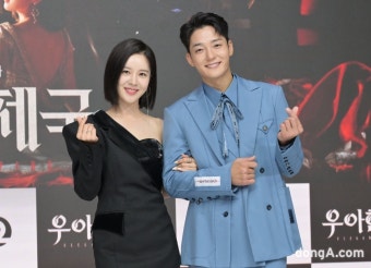손성윤·김진우, 잘 어울리는 커플 (우아한 제국) [DA포토]｜스포츠동아 손성윤·김진우, 잘 어울리는 커플 (우아한 제국) [DA포토]