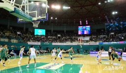 홈 개막전 열린 부천 하나원큐 [포토]｜스포츠동아 홈 개막전 열린 부천 하나원큐 [포토]