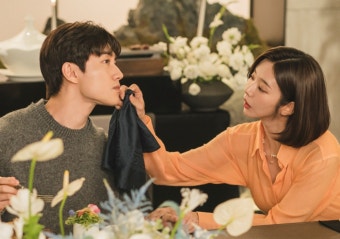 곽동연이주빈 닭살 애정행각, 김수현김지원 보고있나 (눈물의 여왕)｜스포츠동아 곽동연이주빈 닭살 애정행각, 김수현김지원 보고있나...