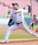 LG 11승 선발투수 손주영, 전격 마무리 낙점…“성공 가능성 가장 높다고 판단” [SD 잠실 브리핑]｜스포츠동아 LG 11승 선발투수 손주영, 전격... 