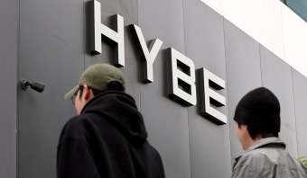 하이브 직원 ‘BTS 활동중단’ 미리 알고 주식 팔았는데…‘민희진의 난’은?｜동아일보 하이브 직원 ‘BTS 활동중단’ 미리 알고 주식...